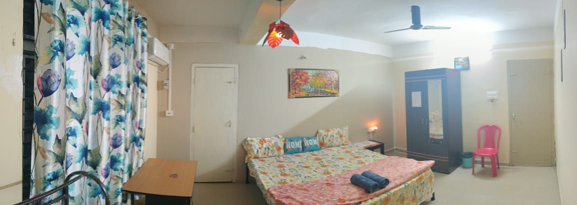 DELIGHT  ROOM WITH PRIVATE BATH AND BALCONY - Tap to explore photos