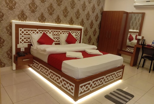 Emerald Royal Residency