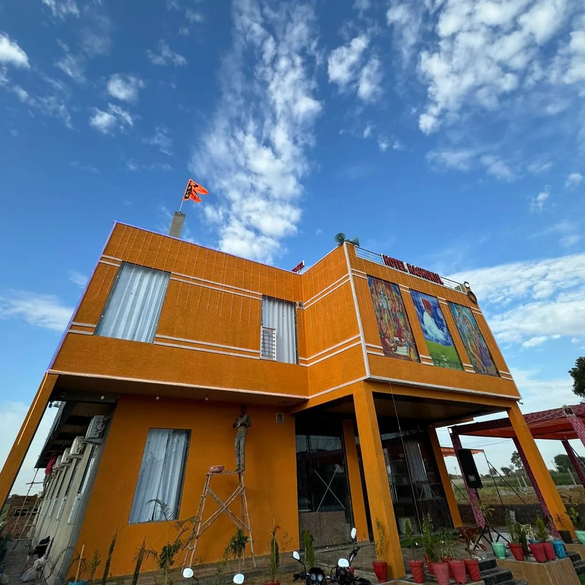 Hotel Raghukul - Tap to explore photos