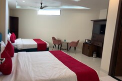HOTEL GINNI BANNI, Govardhan