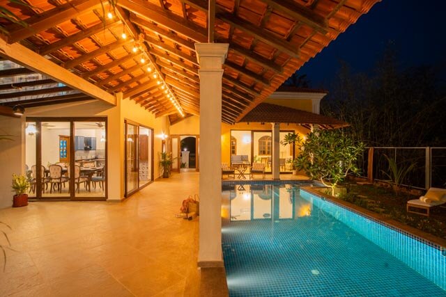 ELIVAAS 4 BHK with Pvt Pool & Media Room | Amahoro - Tap to explore photos