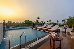 Sterling Regalia Agra, Agra