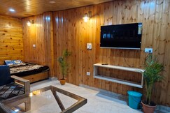 Elite Peak Inn Comfortable Stay, Mussoorie