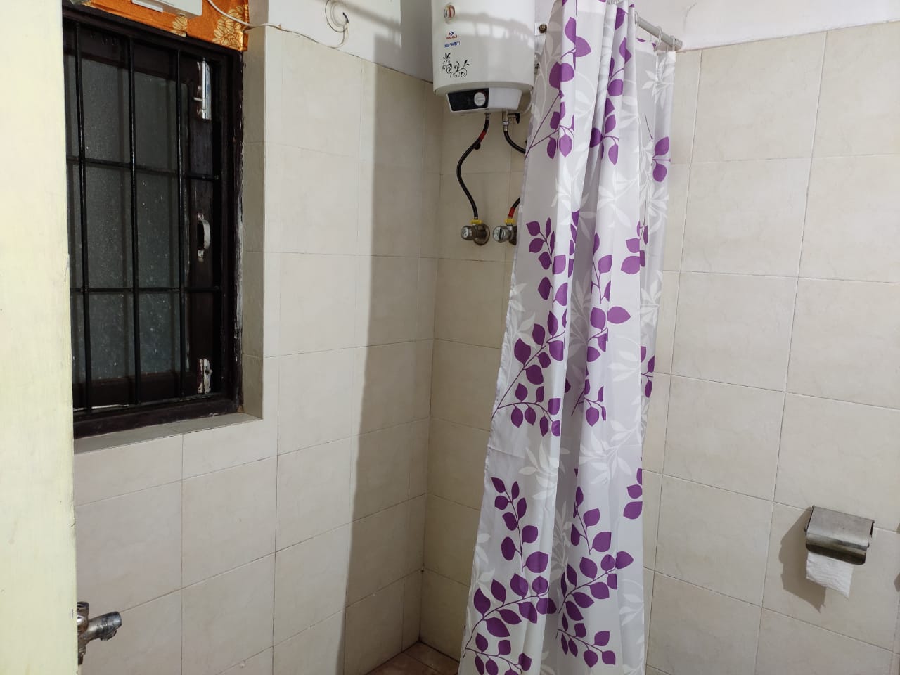 Sai Deep Guest House - Tap to explore photos