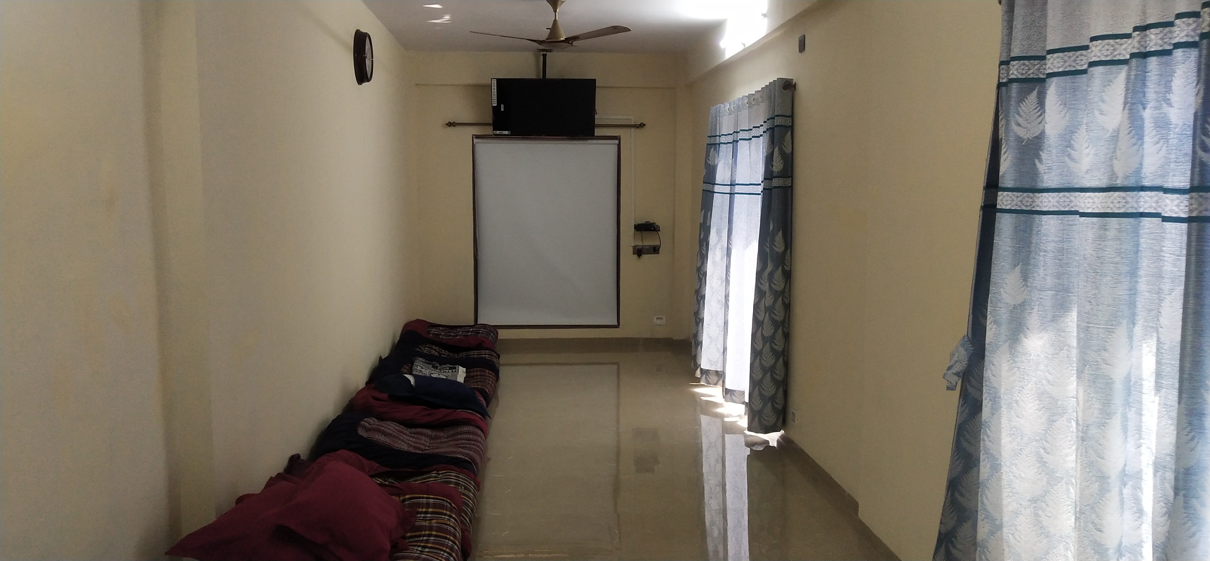Big room for Family / Friends 1