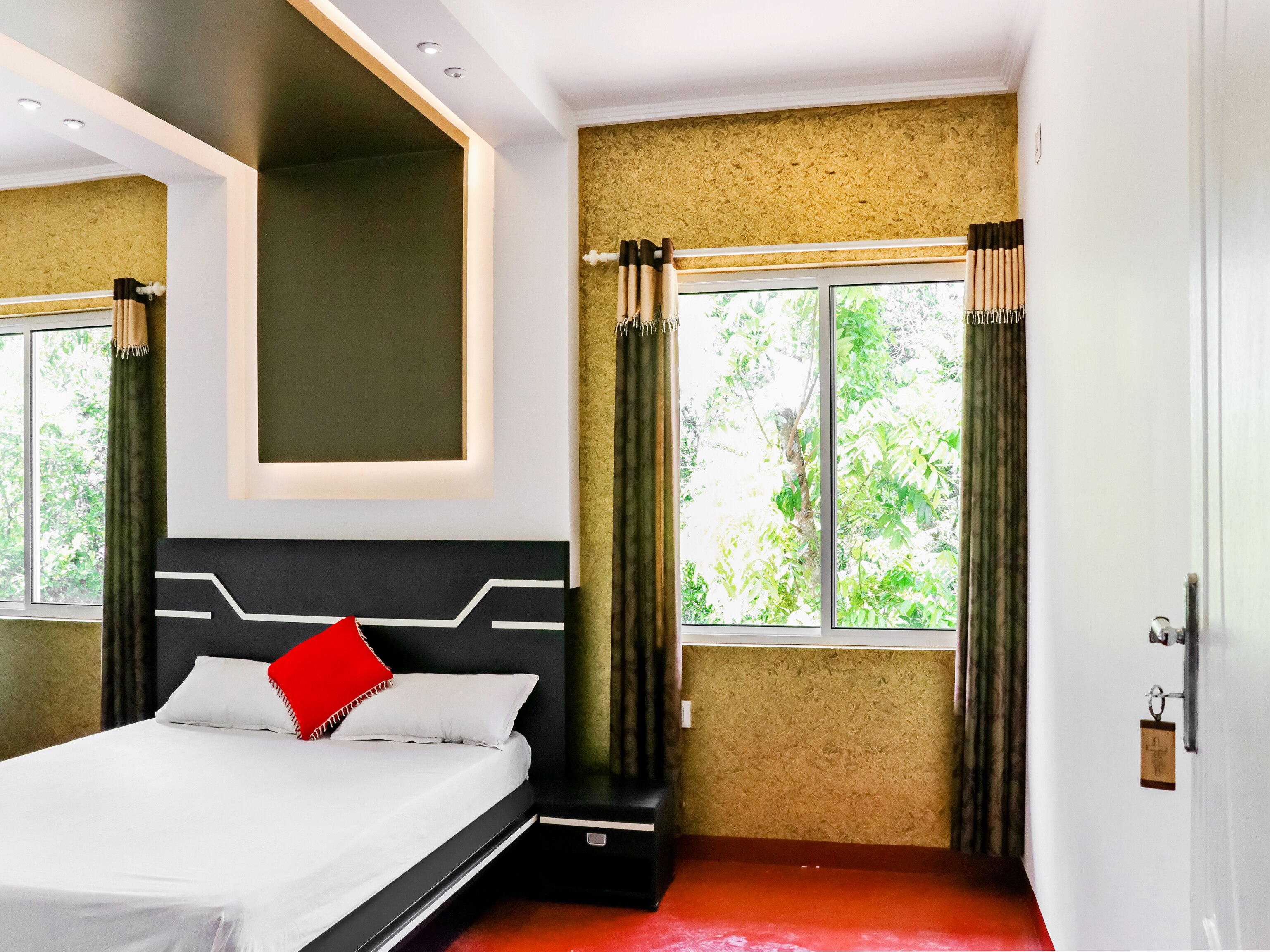 Axa Marari Villa - Tap to explore photos