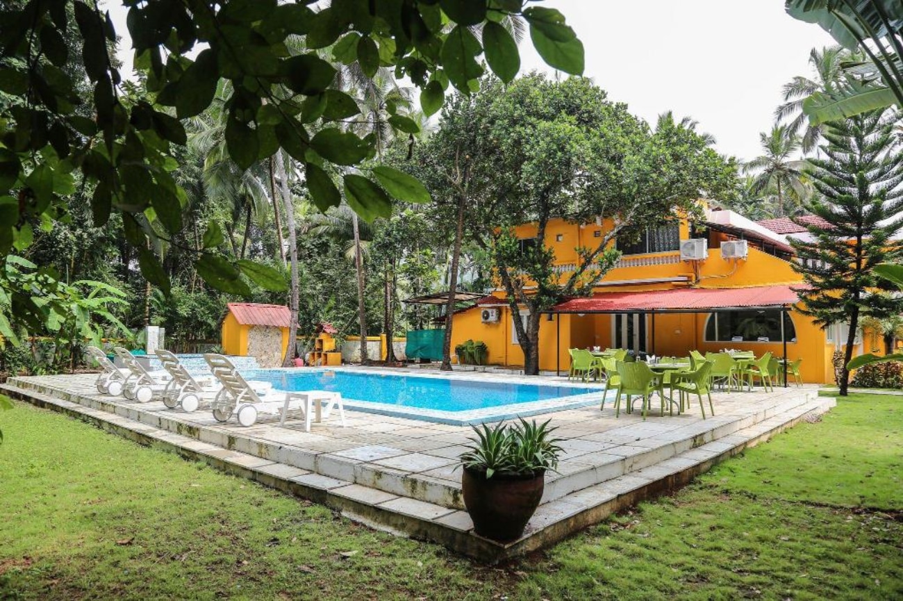 Waters Edge 6 BHK Villa with Private Pool - Tap to explore photos