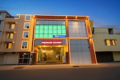 FabHotel Premium Rooms, Delhi
