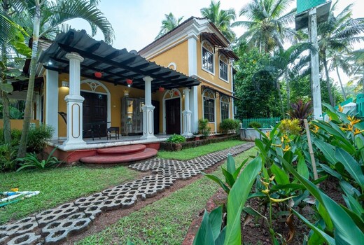 Heritage 4BHK Beach House With AC WiFi Backup