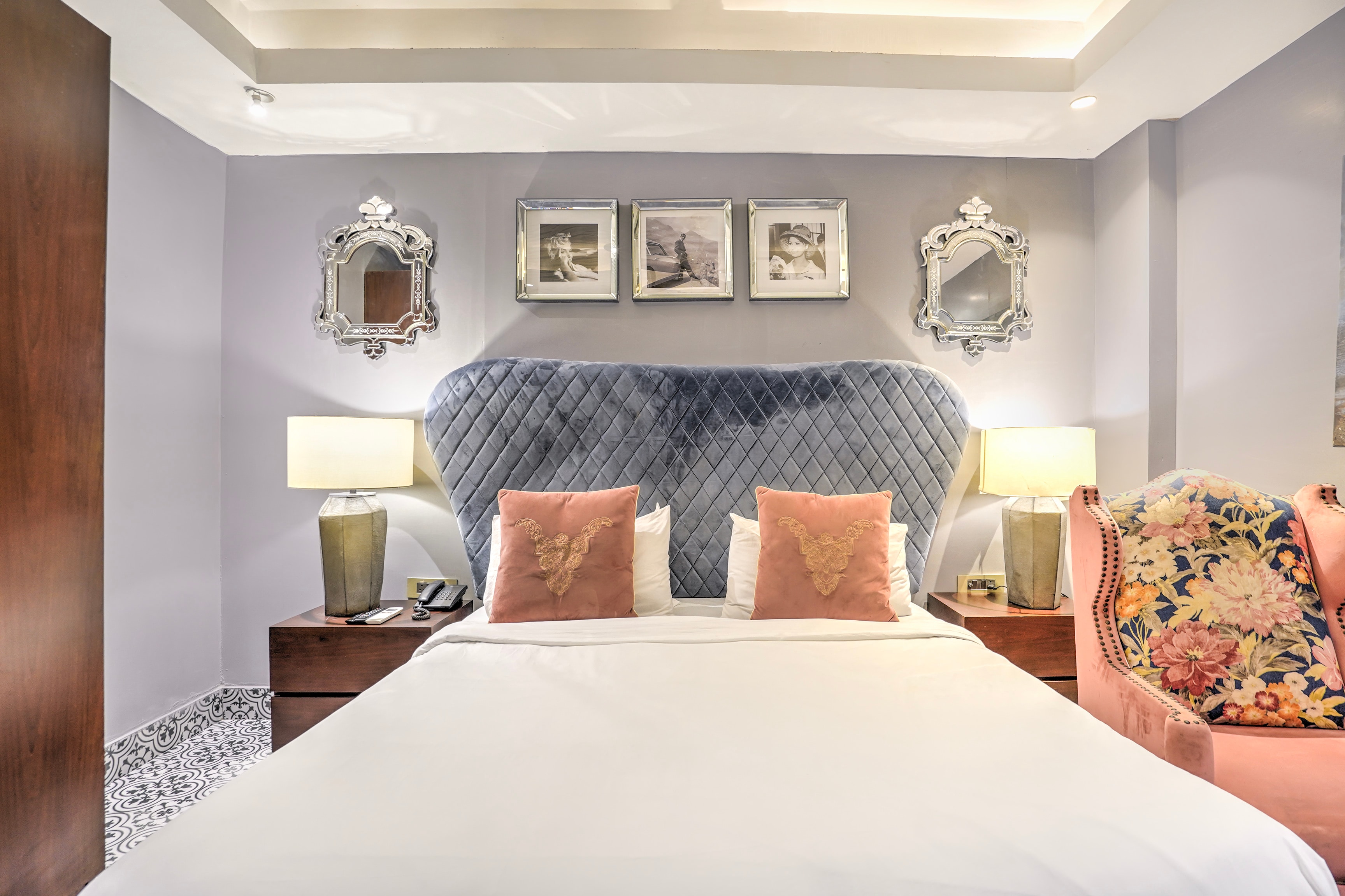 Palette Hotel And Resort Vasant Kunj Formerly Hotel Cotts Villa - Tap to explore photos