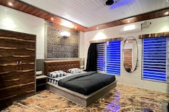 Mount Bungalows 1 Bedroom BIG Private Pool Cottage, Lonavala