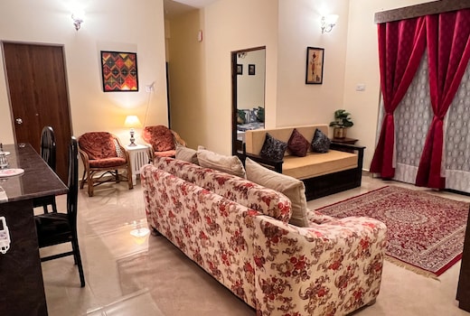 The Cider C 2BHK Apartment - Sleeps 8