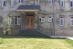 Spacious 2 BHK apartment with nice front garden, Srinagar