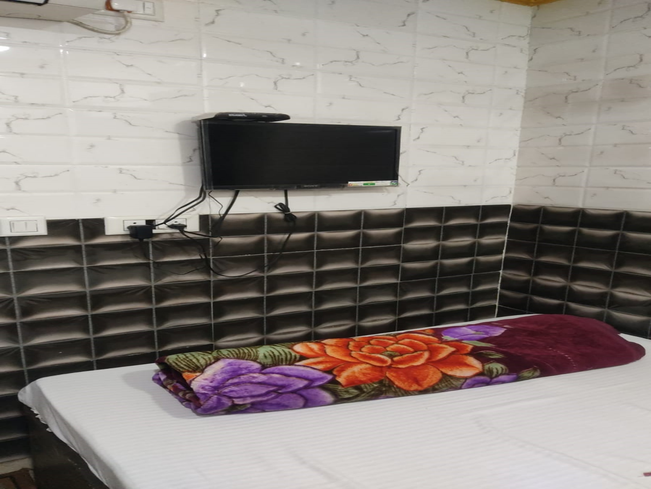 Mariam GuestHouse - Tap to explore photos