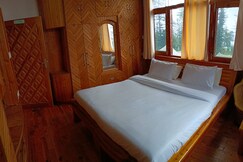 Norwin wooden Villa, Theog