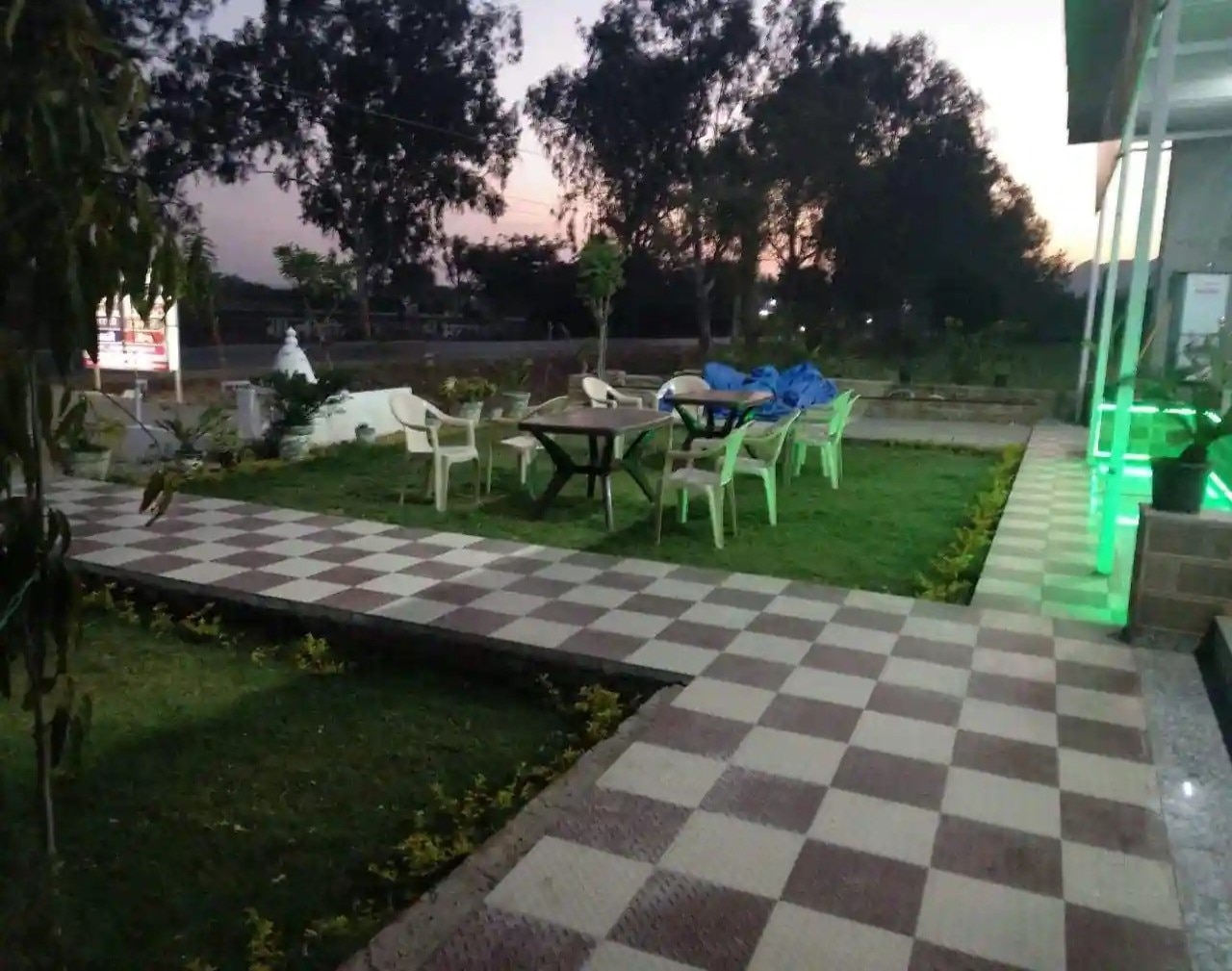 Hotel Joravar Palace - Tap to explore photos