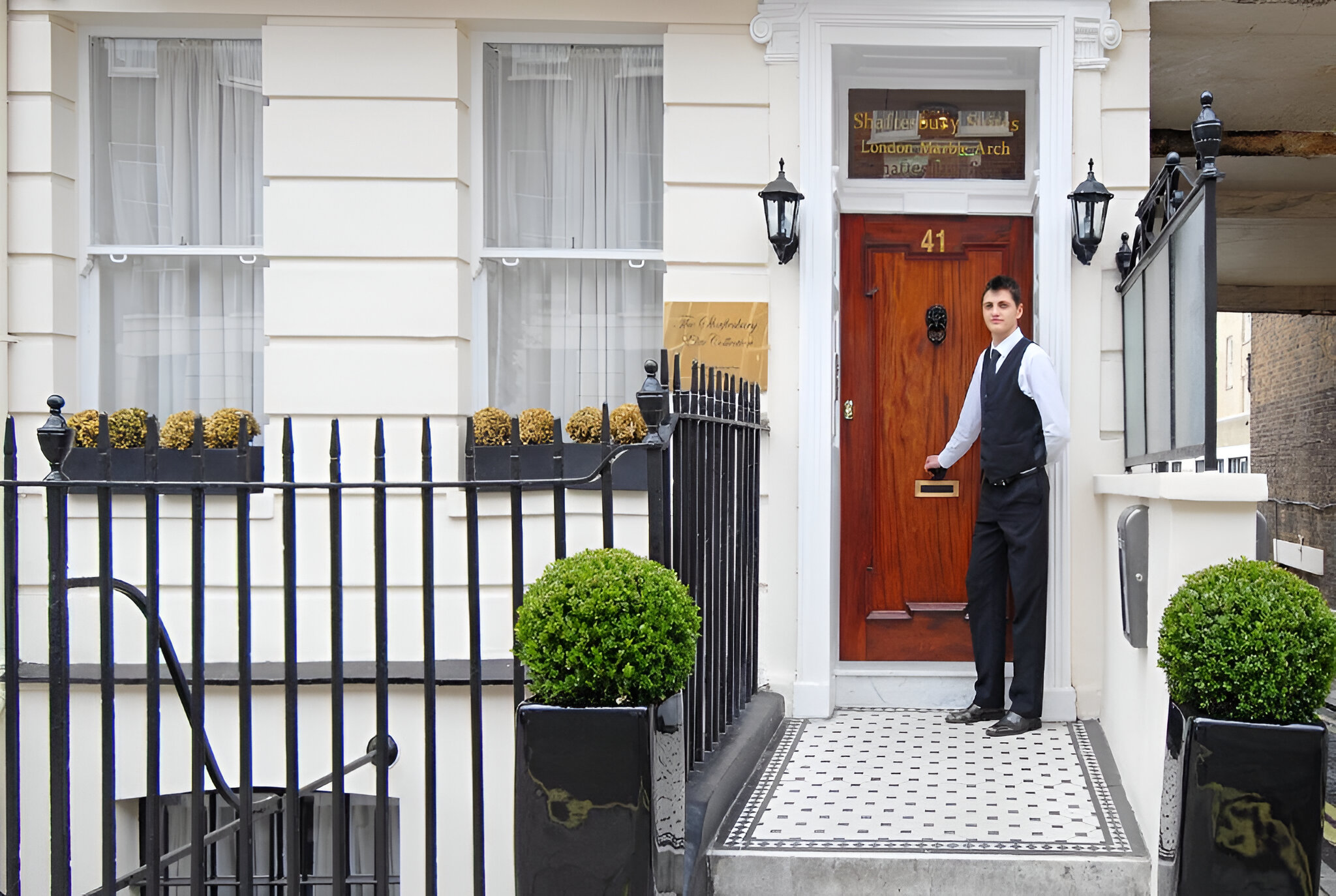 Montcalm Marble Arch Townhouse - Tap to explore photos