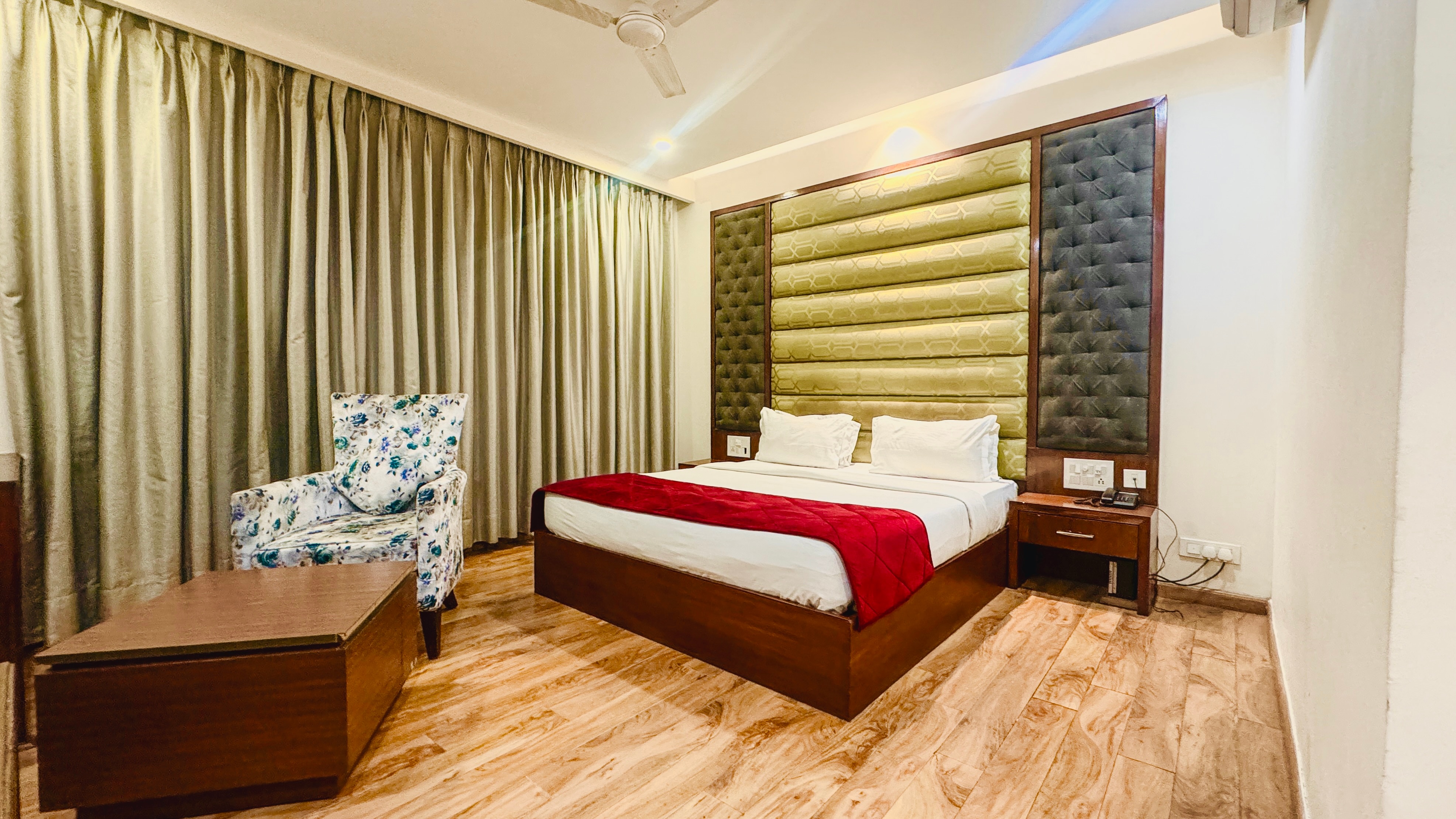 Hotel Bahl Regency - Tap to explore photos