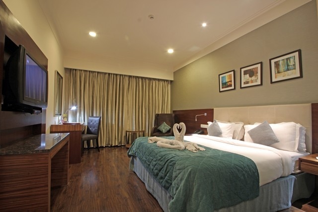 The Golden Palm Hotel and Spa Delhi - Tap to explore photos