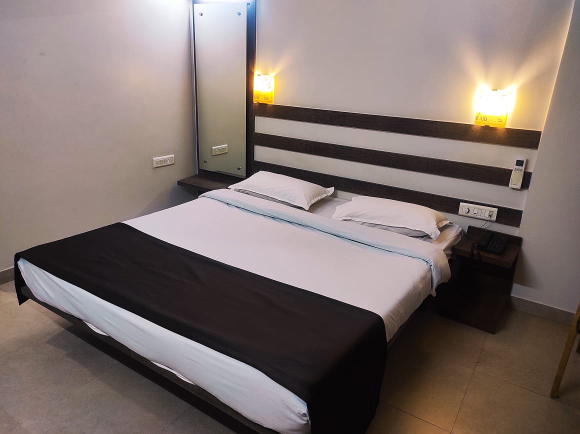 Hotel Orient Crown 3
