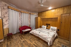 Hotel Malik Palace., Srinagar