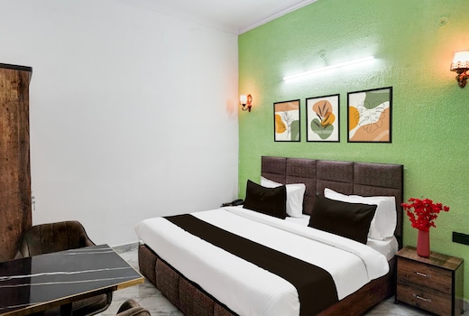 Collection O Shandilya Grand Residency