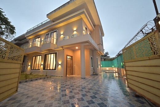Nexus villa  Heart Staycation