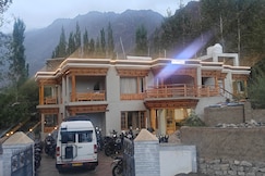 The Snowpeak hunder, Nubra Valley