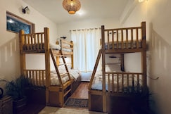 The Thatch Hostel & Cafe, Manali