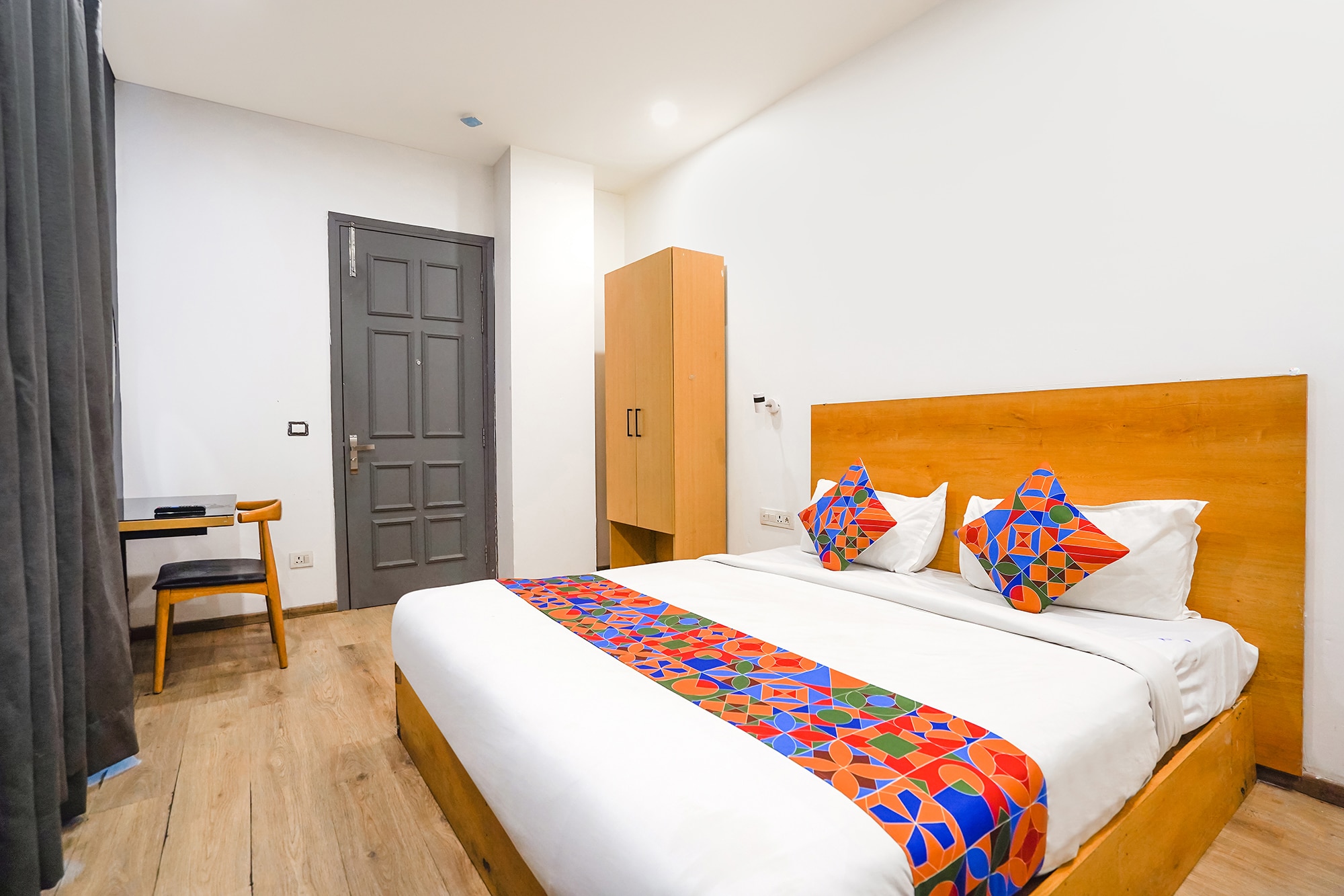 FabHotel The Luxe Inn - Tap to explore photos