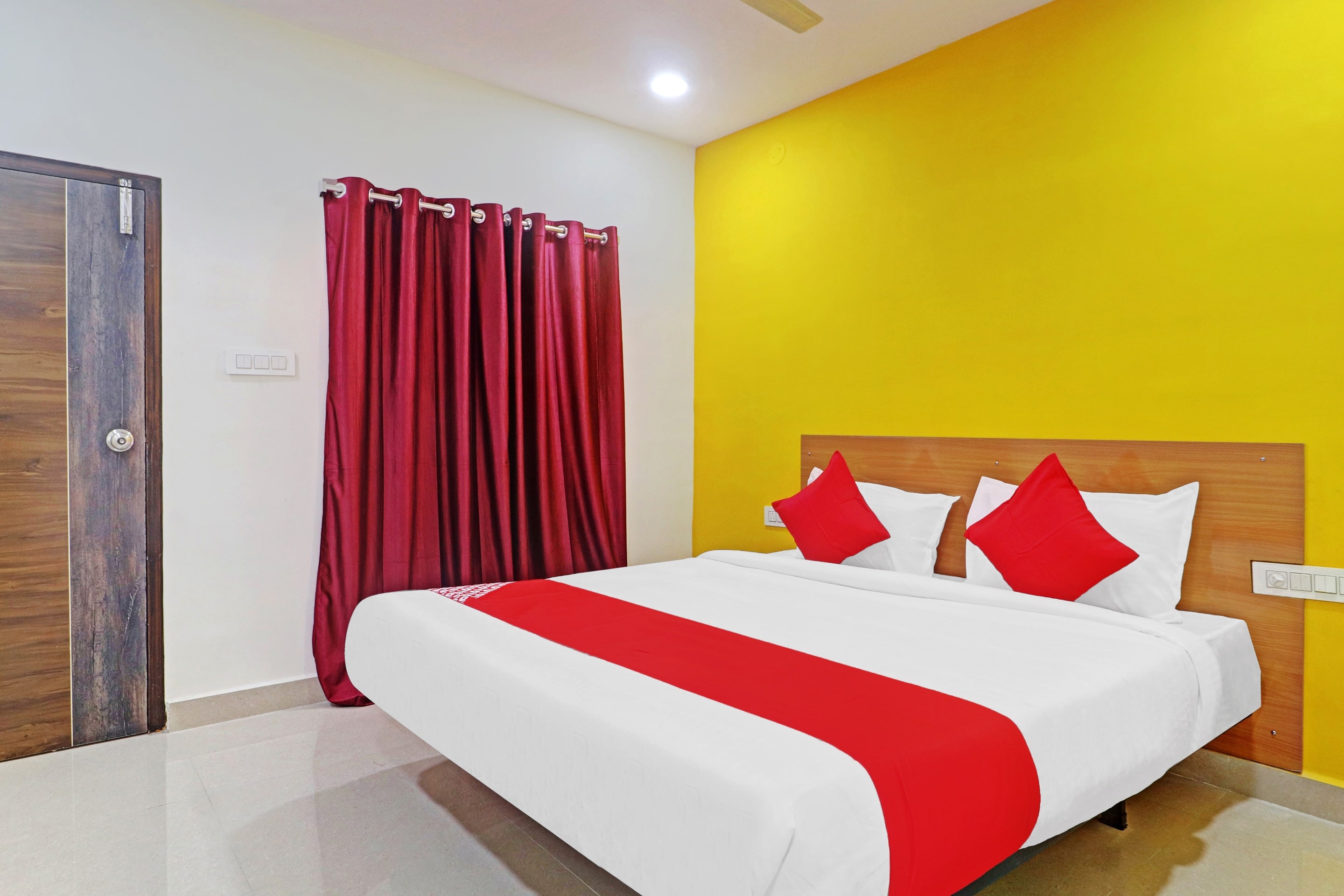 Hotel O Langar Houz Near Golconda Fort - Tap to explore photos