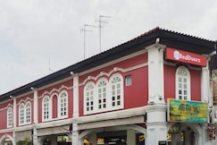 RedDoorz near Marine Parade Central , سنغافور