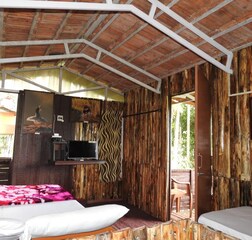 Duplex Chalet (Tree House)