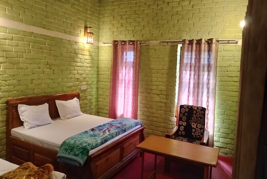 Top Hill View Homestays