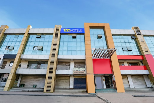 FabHotel Raj Villa - Nr. S.G Highway