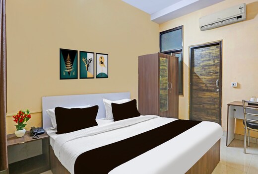 Super Hotel O Shalimar Bagh Max Hospital