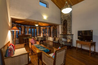 Saffronstays Kurinji Estate