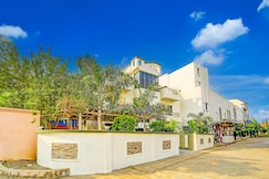 Hotel O by OYO The Happy Land Hotel & Cafe, Bhopal