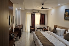 Hotel Om Regency, Loni, Loni