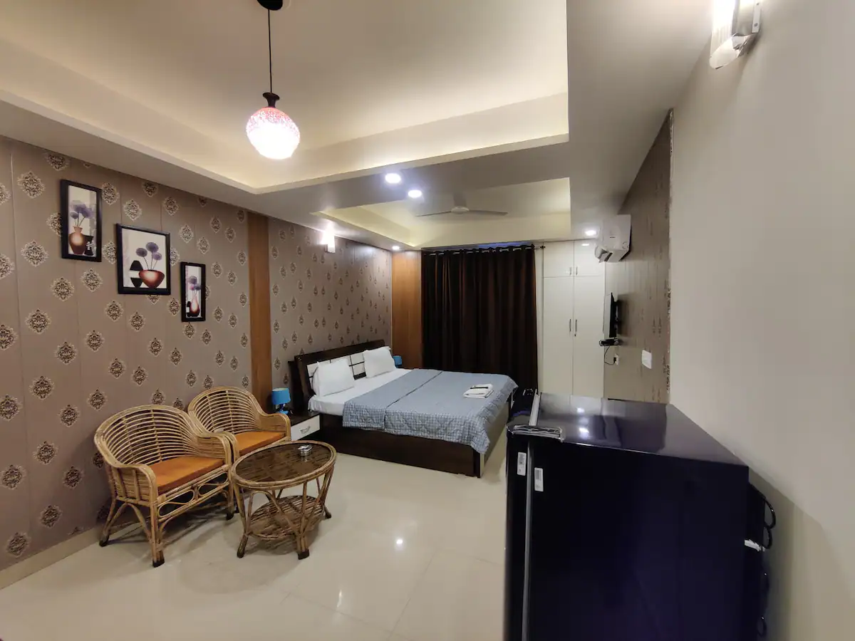 Clove By The Paprika