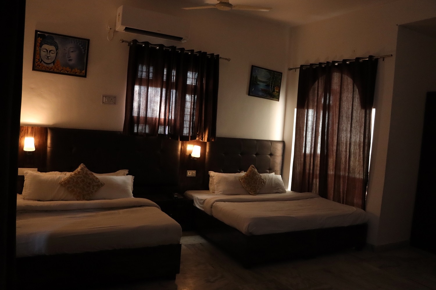 Hotel Khushi - Tap to explore photos