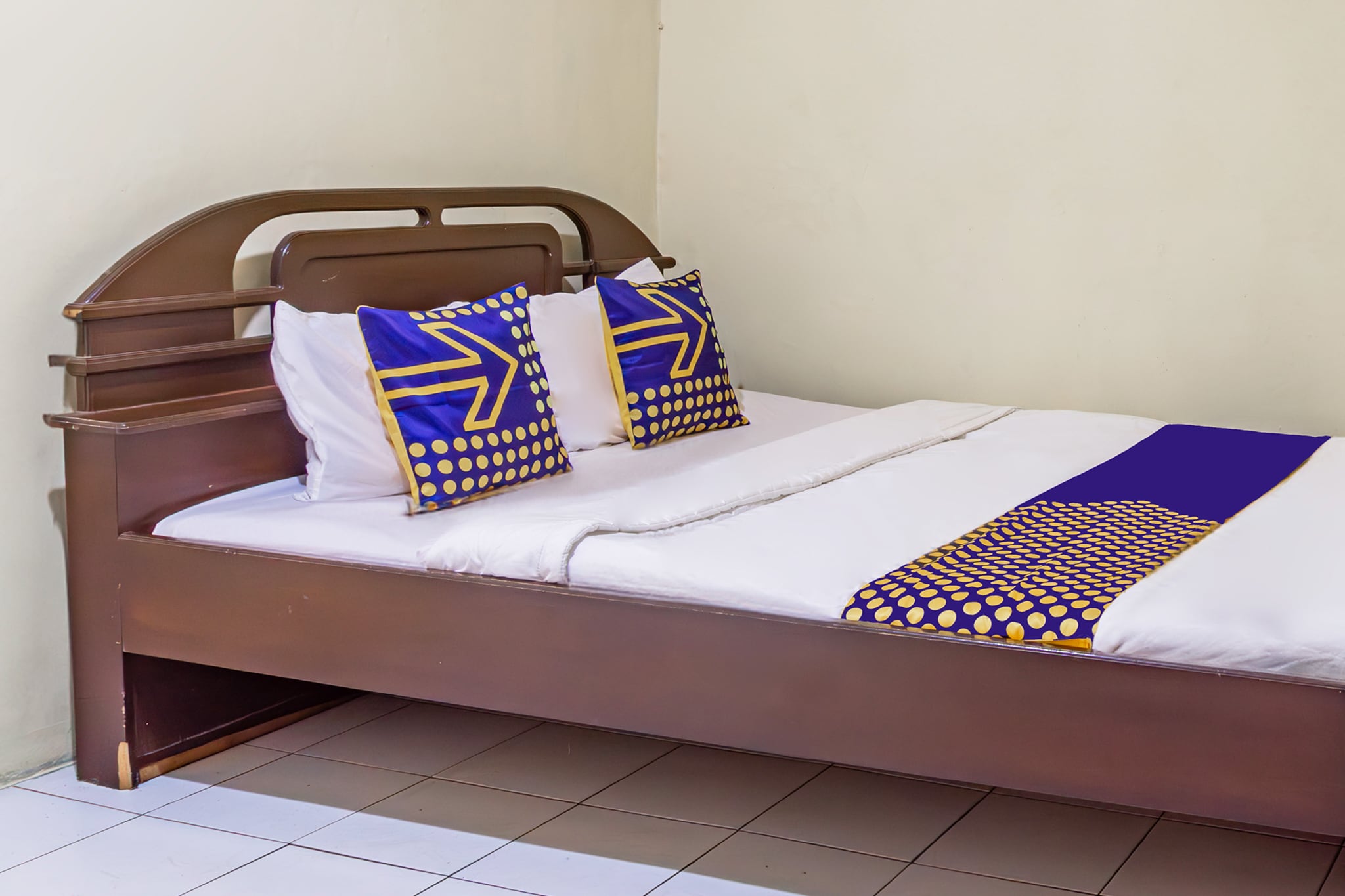 SPOT ON 93840 Guest House Amanda Syariah - Tap to explore photos