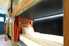 Dream Chaser Boutique Capsule Hotel, Singapore