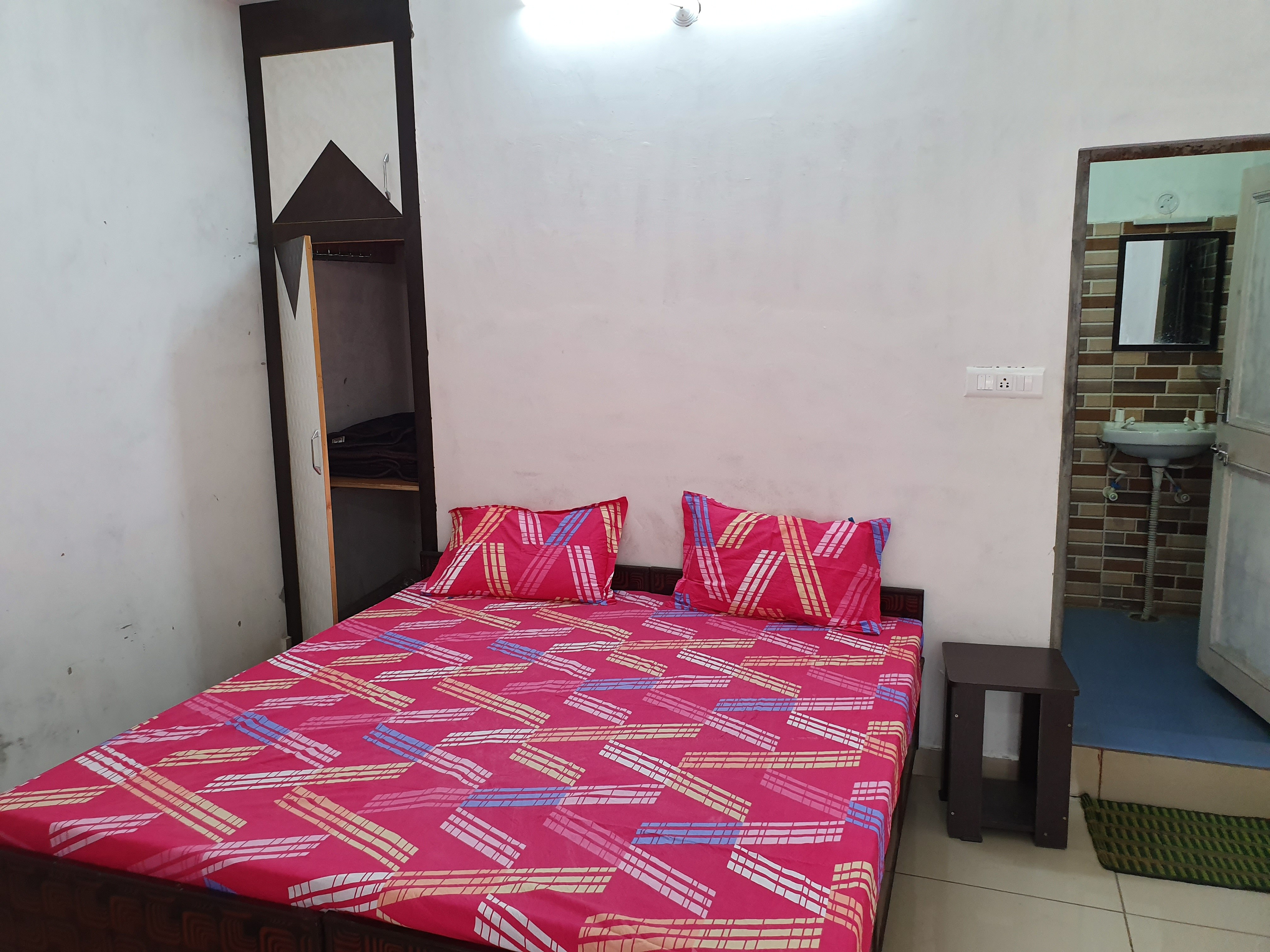 Kamal Rishi Guest House - Tap to explore photos