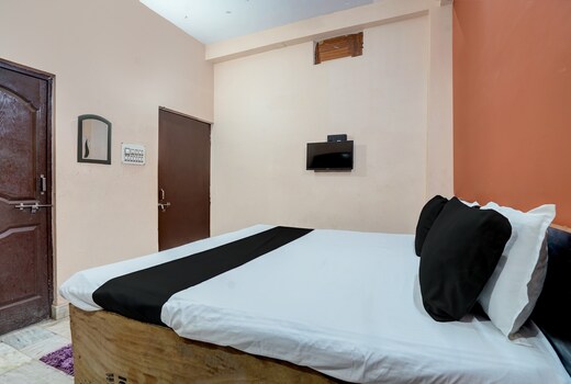 Hotel O Sharad Varanasi
