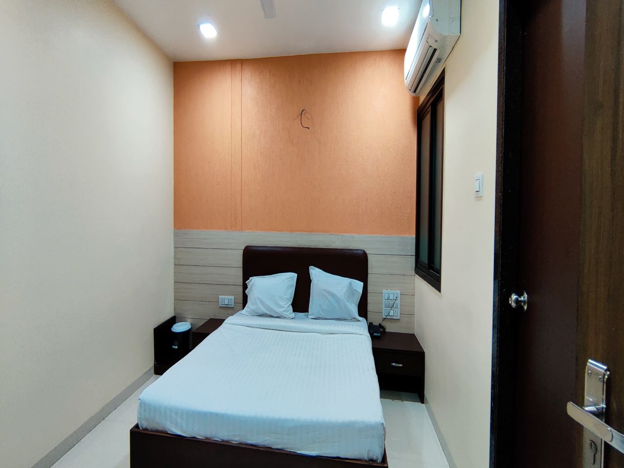 HOTEL SIDHHI VINAYAK - Tap to explore photos