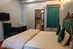 Maya Hotel and Restaurent, Agra