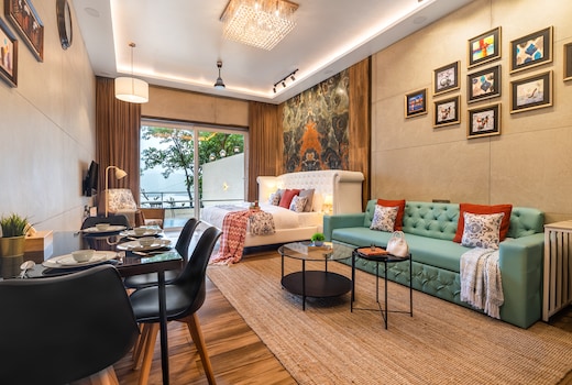 Luxury Suites by Ashiyaanaa with Pvt Pool