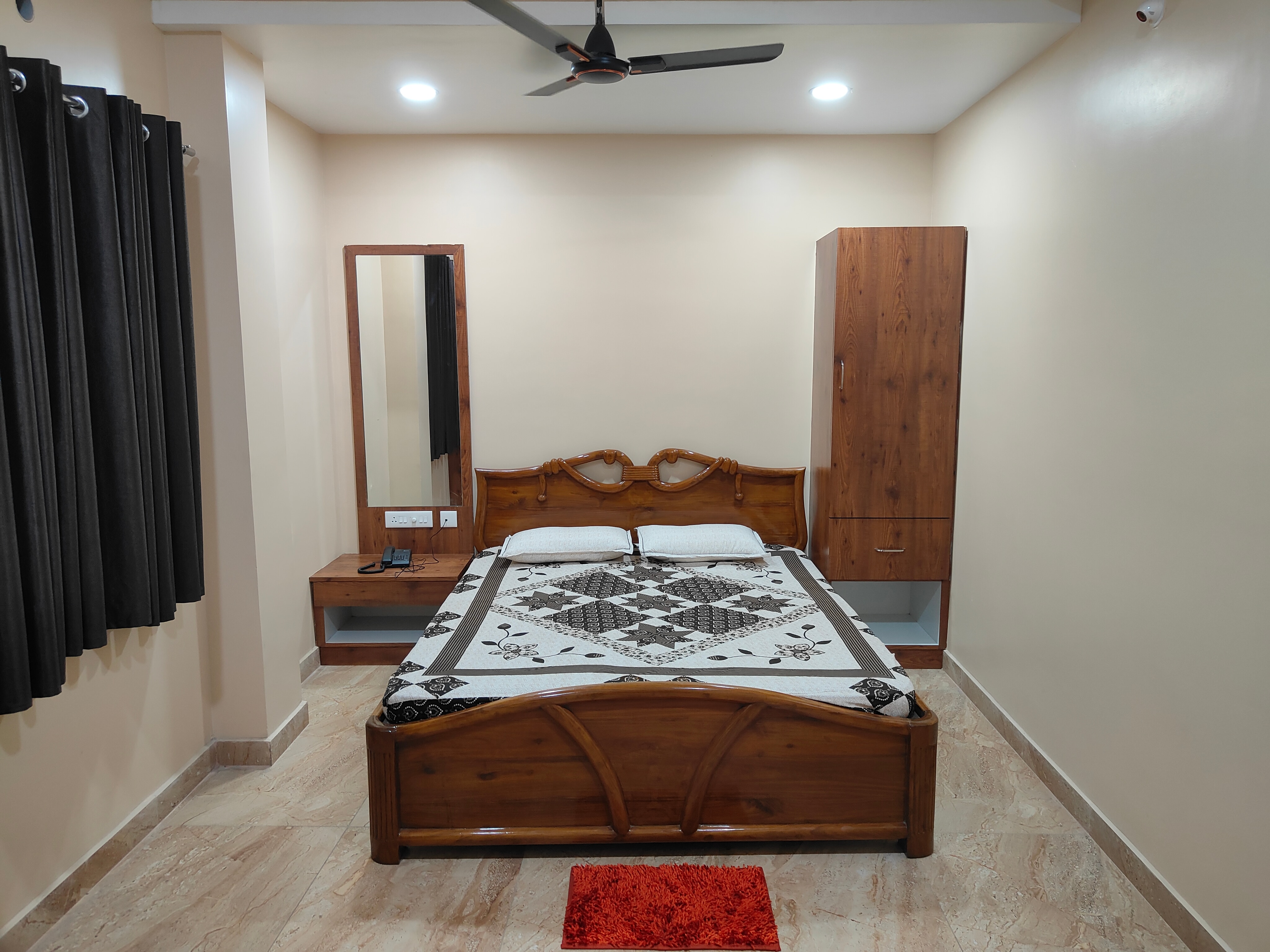 Triveni Guest House - Tap to explore photos