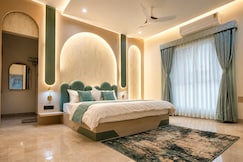 ERLEEN HOTEL & ROOFTOP RESTAURANT, Indore